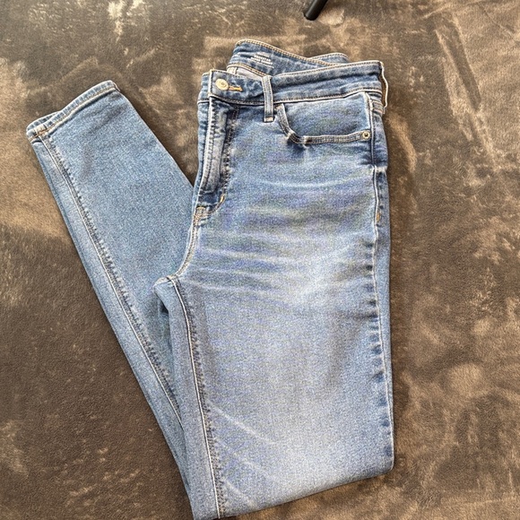 Old Navy Denim - Old Navy Rockstar Super Skinny Jeans -
